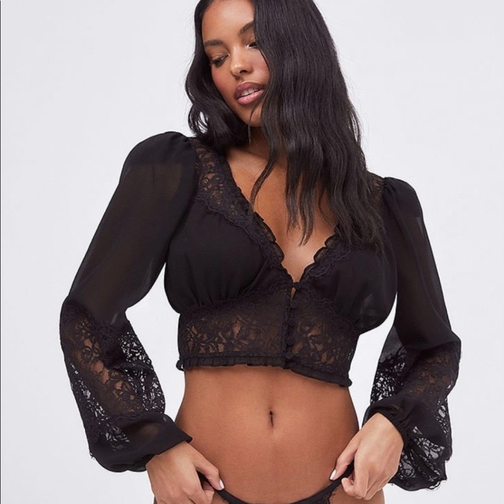 FOR LOVE & LEMONS White Flower Lace Blouse